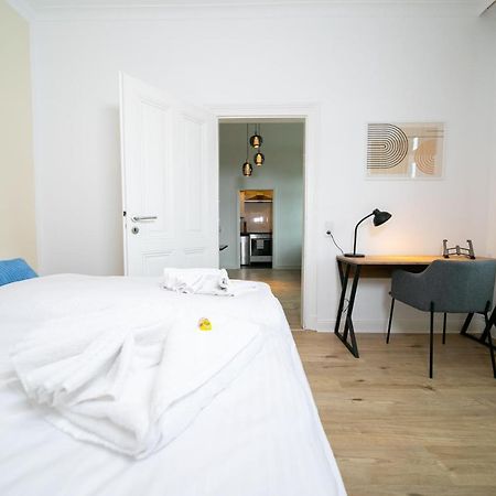 Favorite Stays - Suite And More - Kitchen 노이스 외부 사진